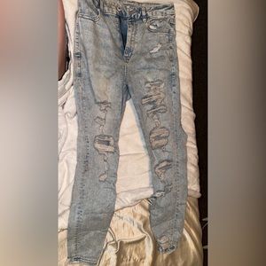 American eagle size 6 ripped skinny jeans